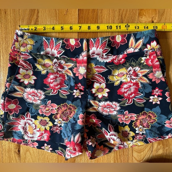 LOFT Floral Cotton Riviera Shorts Navy & Red Size 4 - Picture 4 of 8